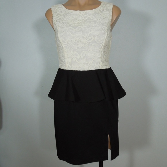 Forever 21 Dresses & Skirts - Forever 21 Formal Lace Peplum Dress